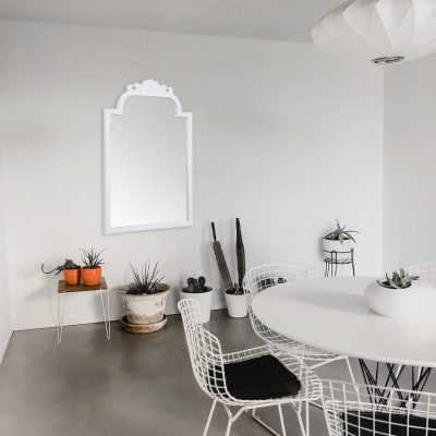 Beyaz Çerçeveli Vintage Ayna